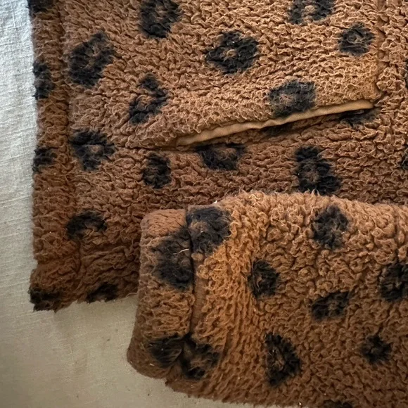 Abercrombie and Fitch leopard print Sherpa zip up jacket - Picture 3 of 7